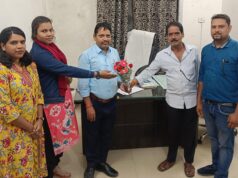 मस्तूरी तहसील में पदस्थ तहसीलदार लखेश्वर किरण का स्थानीय पत्रकारों सामाजिक कार्यकर्ताओं द्वारा बुके भेंट कर आत्मीय स्वागत एवं सम्मान किया गया