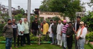 पर्यावरण प्रेमियों द्वारा क्रांतिवीर चंद्रशेखर आजाद की जयंती पर वृक्षारोपण किया गया