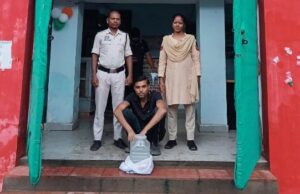 तेलीकोट में 8 लीटर महुआ शराब के साथ आरोपी गिरफ्तार, खरसिया पुलिस की अवैध शराब पर कार्रवाई
