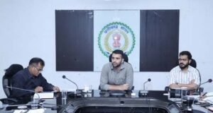 नक्शा बटांकन कार्य में लापरवाही पर कलेक्टर ने अप्रसन्नता जताई