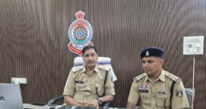 ऑनलाइन शॉपिंग एवं डिलीवरी संचालकों की बैठक लेकर कांकेर पुलिस ने दिए सख्त दिशा-निर्देश