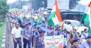 रिमझिम बारिश में निकली भव्य तिरंगा यात्रा, देशभक्ति से सराबोर हुआ रायगढ़
