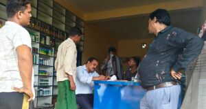 वरिष्ठ कृषि अधिकारी ए के आहिरे ने उर्वरक केंदों का निरीक्षण कर किया नोटिस जारी