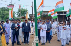 उमरादाह शासकीय उच्चतर माध्यमिक विद्यालय में हर्षोल्लास के साथ मनाया गया 80 वां स्वतंत्रता दिवस
