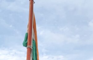 सरस्वती शिशु मंदिर मस्तूरी में देवेंद्र कृष्णन ने शान से लहराया तिरंगा