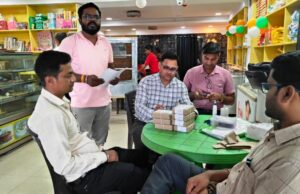 त्योहारों के मद्देनजर प्रतिष्ठानों में खाद्य सामग्री की जांच, परीक्षण हेतु 13 नमूने लिए गए