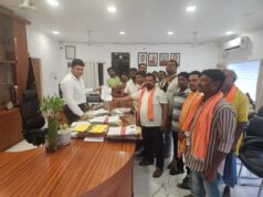जन्माष्टमी पर मांस-मदिरा दुकानें बंद कराने की मांग, यादव समाज ने कलेक्टर को सौंपा ज्ञापन