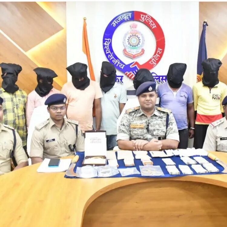 पुलिस ने घटना के महज 72 घंटे के भीतर सभी 08 आरोपियों को किया था गिरफ्तार ।