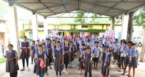 एनटीपीसी सीपत संगवारी महिला समिति ने शासकीय प्राथमिक विद्यालयों के विद्यार्थियों को वितरित किए छाते