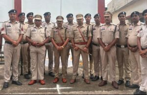 मस्तूरी थाना प्रभारी सलीम खाख़ा ने थाना परिसर में देशभक्ति और उत्साह के साथ किया ध्वजारोहण