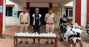 अवैध शराब के विरूद्ध थाना मस्तूरी पुलिस का प्रहार