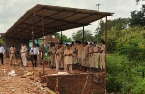 कोसमनारा में शासकीय भूमि हुई अतिक्रमणमुक्त, प्रशासन ने की कार्रवाई