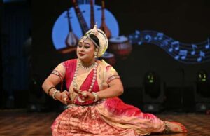 बाल कृष्ण की चंचलता से दुर्गा ताण्डव तक, दीक्षा रथ ने रचा ओडिसी का रंग