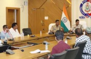 यात्री बस संचालकों की बैठक लेकर यातायात नियमों के पालन एवं यात्रियों की सुरक्षित यात्रा सुनिश्चित करने के दिए निर्देश।