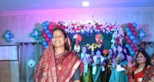 तीज के रंग में रंगा रायपुर प्रेस क्लब, श्रीमती लक्ष्मी राजवाड़े ने रैंप वॉक कर बढ़ाया महिला पत्रकारों का उत्साह