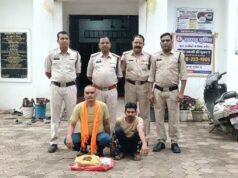 ढिमरापुर चौक पर गांजा बेचने ग्राहक तलाश रहे दो आरोपी गिरफ्तार, 1.125 किलो गांजा सहित 56 हजार रुपये से अधिक का माल जब्त