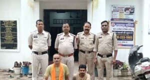 ढिमरापुर चौक पर गांजा बेचने ग्राहक तलाश रहे दो आरोपी गिरफ्तार, 1.125 किलो गांजा सहित 56 हजार रुपये से अधिक का माल जब्त