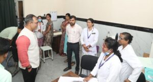 कलेक्टर ने जिला अस्पताल का किया आकस्मिक निरीक्षण, व्यवस्थाओं में सुधार के दिए निर्देश