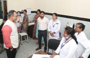 कलेक्टर ने जिला अस्पताल का किया आकस्मिक निरीक्षण, व्यवस्थाओं में सुधार के दिए निर्देश