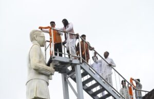 पंडित दीनदयाल उपाध्याय की जयंती पर वित्त मंत्री ओ.पी. चौधरी ने किया श्रद्धापूर्वक नमन