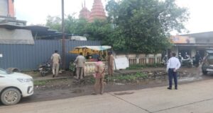 नेशनल हाईवे-49 पर सड़क के बीच खतरनाक तरीके से वाहन खड़ा करने वालों पर एफआईआर