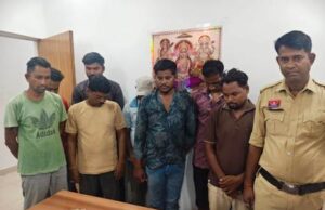 ”ऑपरेशन अंकुश” के तहत डीएसपी शिखर मरावी के नेतृत्व में जूटमिल के गढउमरिया जुआ फड पर पुलिस की दबिश