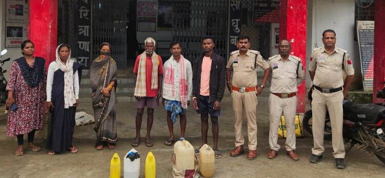 ऑपरेशन आघात में लैलूंगा पुलिस की अवैध शराब पर ताबड़तोड़ कार्रवाई