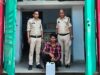 अंजोरीपाली में शराब रेड कार्रवाई में 10 लीटर अवैध महुआ शराब के साथ युवक गिरफ्तार