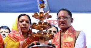 सवा लाख ‘आशीर्वाद के दीपों’ से जगमगाया खारुन तट, प्रधानमंत्री नरेंद्र मोदी के स्वस्थ और दीर्घायु जीवन के लिए हुई महाआरती