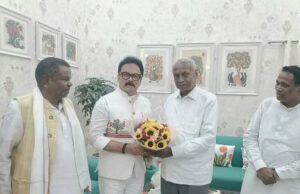दिल्ली में पूर्व विधायक चक्रधर सिंह सिदार की छत्तीसगढ़ कांग्रेस प्रभारी सुखदेव भगत से महत्वपूर्ण मुलाकात