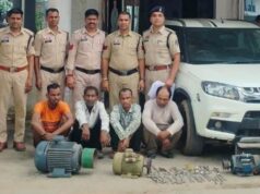 ग्राम बेवरती के गौठान शेड एवं डामर प्लांट से मोटर मशीन चोरी करने वाले 04 आरोपी गिरफ्तार।