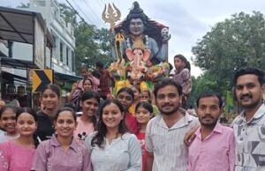 धूमाल और कीर्तन मंडली के साथ नव बालक गणेश उत्सव समिति ने किया गणेश प्रतिमा का विसर्जन