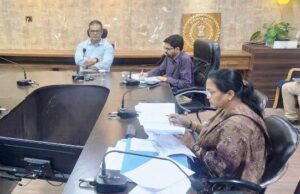 सेवा संकल्प अभियान के तहत कलेक्टर ने की तैयारियों की समीक्षा