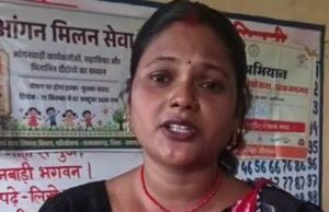 ‘आंगन मिलन सेवा’ में साझा कर रहे हितग्राही अपना अनुभव
