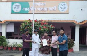 कांकेर नगर पालिका की पीआईसी में एससी समाज की अनदेखी, भारतीय बौद्ध महासभा ने भाजपा शहर मंडल अध्यक्ष को सौंपा ज्ञापन।