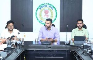 डीएमएफ के कार्यों में लापरवाही पर होगी कड़ी कार्रवाई, गुणवत्ता से समझौता नहीं-कलेक्टर
