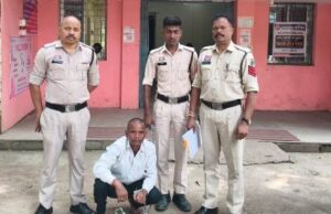 तमनार पुलिस की कार्रवाई, बेलजाेर जंगल में 10 लीटर महुआ शराब के साथ आरोपी गिरफ्तार
