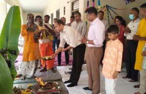 विजयदशमी पर रायगढ़ पुलिस लाइन में वैदिक मंत्रोच्चार के साथ हुआ शस्त्र पूजन