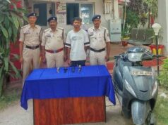 ग्राम बड़ेगौरी में धारदार चाकू लेकर घूम रहे 03 युवकों के विरुद्ध कार्रवाई, 01 आरोपी गिरफ्तार एवं 02 विधि से संघर्षरत बालकों पर वैधानिक कार्रवाई।