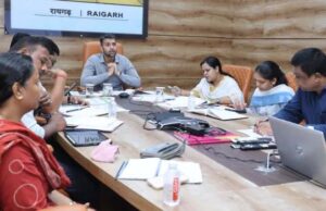 राजस्व प्रकरणों के निराकरण में तेजी लाने पूरी सक्रियता के साथ कार्य करें: कलेक्टर