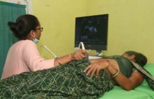 माहला के मेगा स्वास्थ्य शिविर में लक्ष्मी कोर्राम को मिली सोनोग्राफी की सुविधा, गांव के करीब हुआ स्वास्थ्य परीक्षण