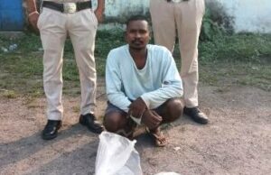 अवैध महुआ शराब के कारोबार पर रायगढ़ पुलिस की कार्रवाई, 42 लीटर शराब जब्त