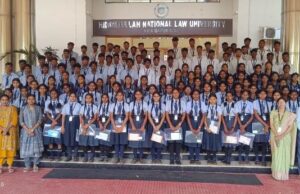 रायगढ़ के विद्यार्थियों ने हिदायतुल्ला राष्ट्रीय विधि विश्वविद्यालय में जाना उच्च शिक्षा एवं विधि अध्ययन का महत्व