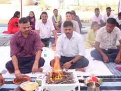 विजयदशमी पर पुलिस अधीक्षक ने की शस्त्र पूजा, पुनर्वासित माओवादियों ने भी निभाई सहभागिता