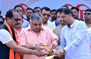 विकसित भारत के संकल्प से जगमगाया जशपुर, पर्यटन मंत्री राजेश अग्रवाल के नेतृत्व में निकली ‘सेवा ज्योति यात्रा’