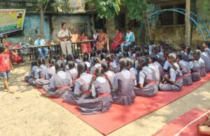 महिला थाना पुलिस ने टारपाली स्कूल में बच्चों को किया जागरूक, गुड टच-बैड टच से लेकर साइबर सुरक्षा और यातायात नियमों की दी जानकारी