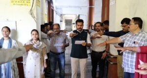 जिला पंचायत सीईओ अभिजीत बबन पठारे ने अधिकारियों-कर्मचारियों को दिलाई सत्यनिष्ठा की शपथ