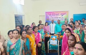 ग्राम पंचायत लुतरा में टीबी मुक्त ग्राम पंचायत अभियान में महत्वपूर्ण योगदान देने वाली मितानिनों का किया गया सम्मान